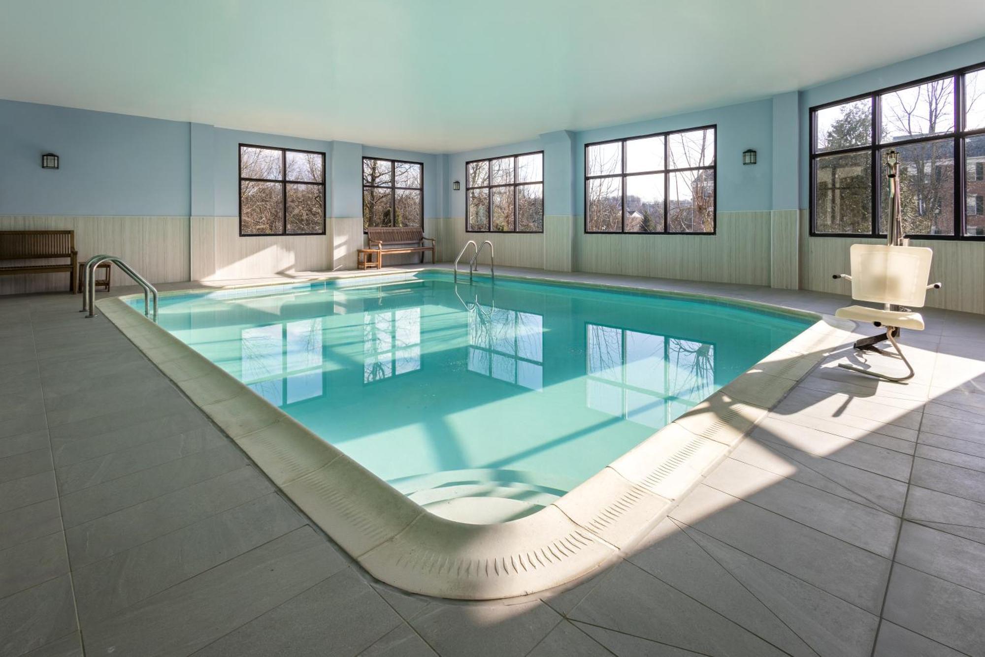 Holiday Inn Express & Suites Leesburg - Historic District By Ihg Bagian luar foto