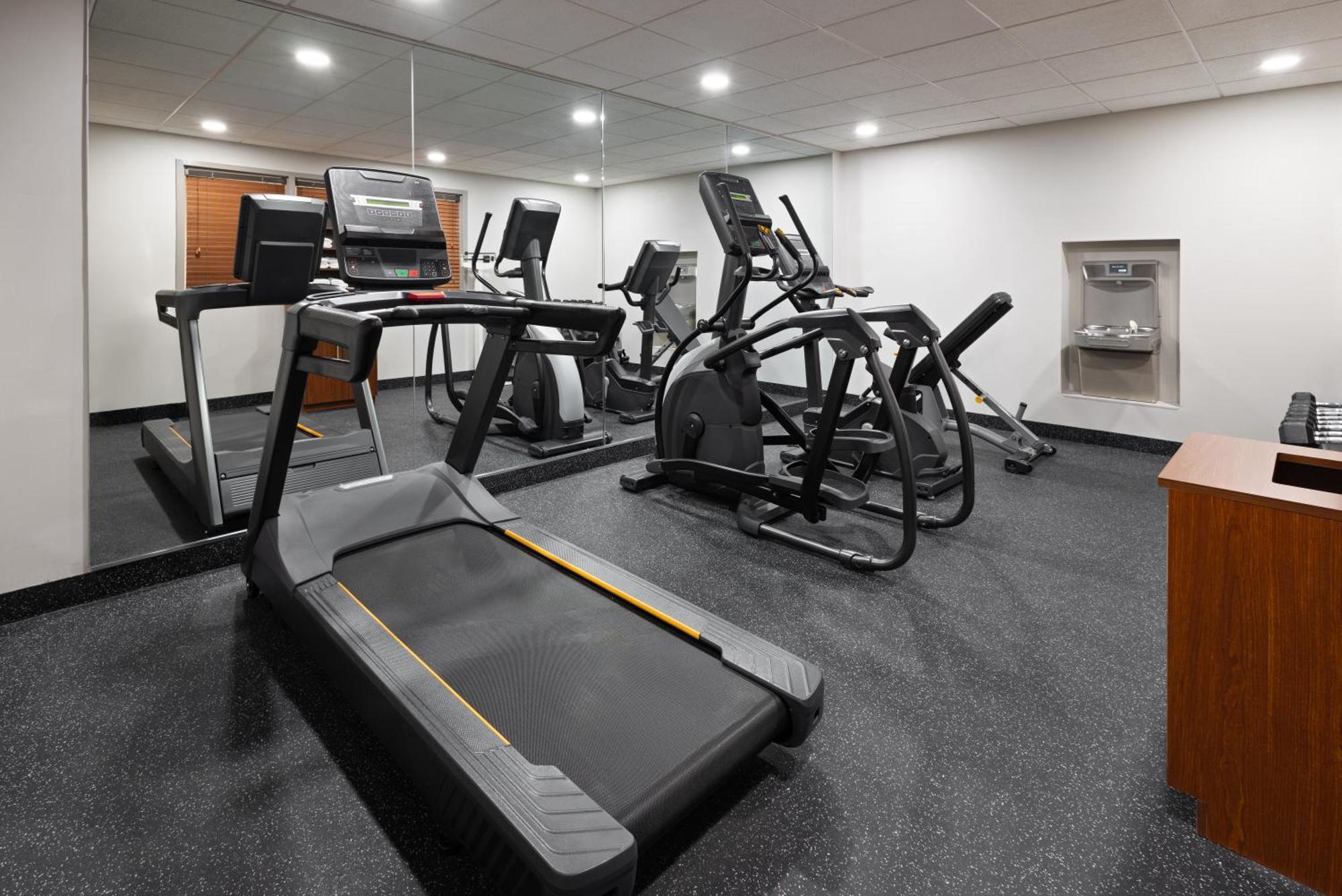 Holiday Inn Express & Suites Leesburg - Historic District By Ihg Bagian luar foto