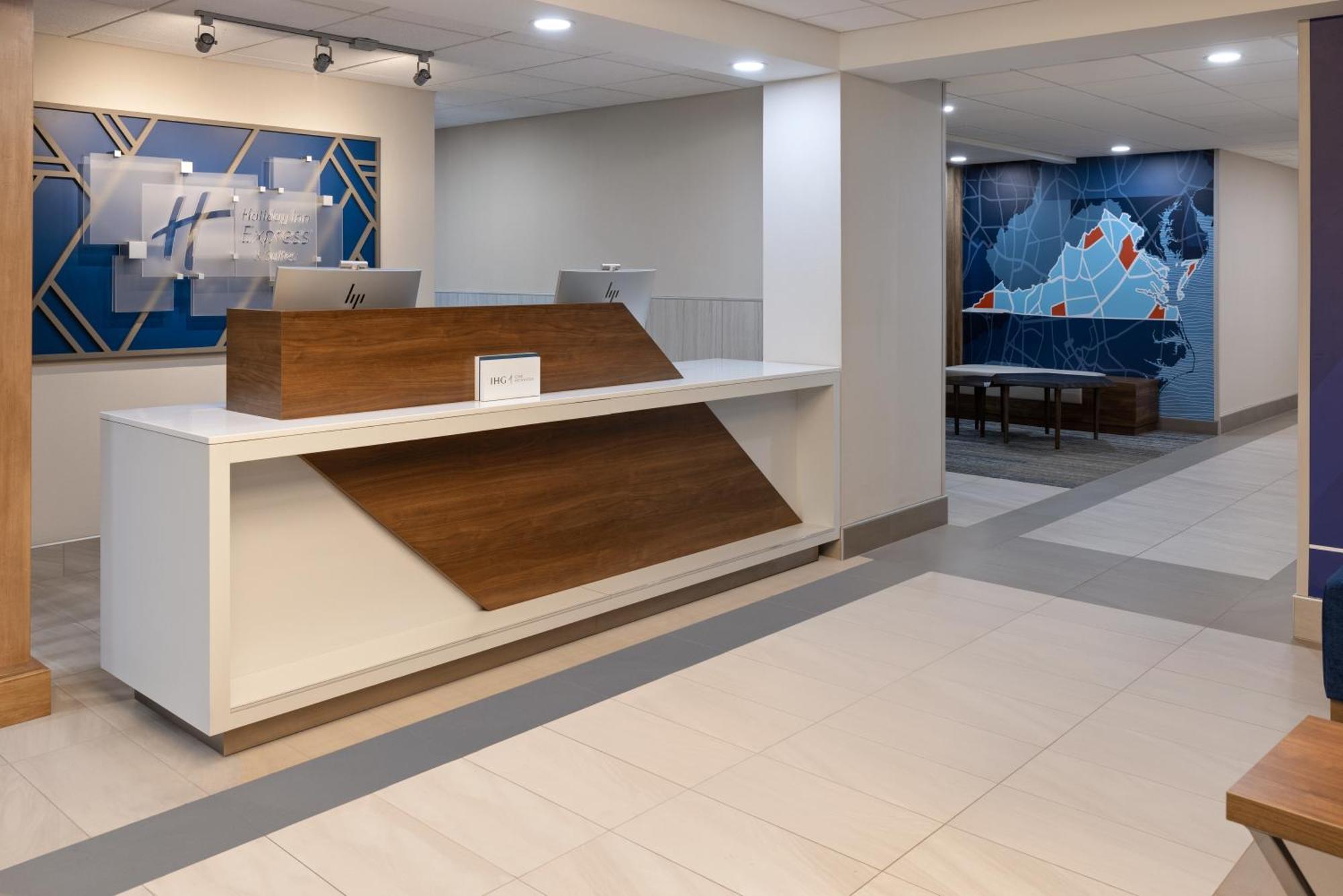 Holiday Inn Express & Suites Leesburg - Historic District By Ihg Bagian luar foto